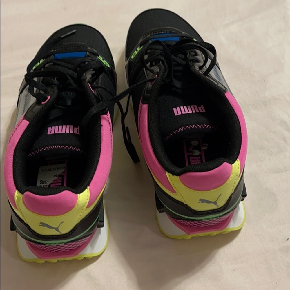 Pumas - Picture 2 of 5